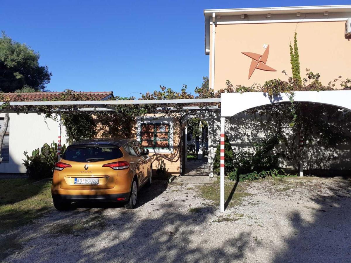 טיווט Apartments Rolovina מראה חיצוני תמונה