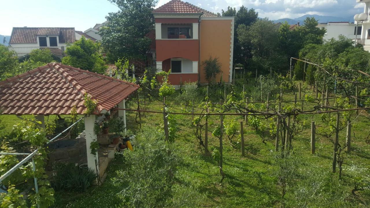 טיווט Apartments Rolovina מראה חיצוני תמונה