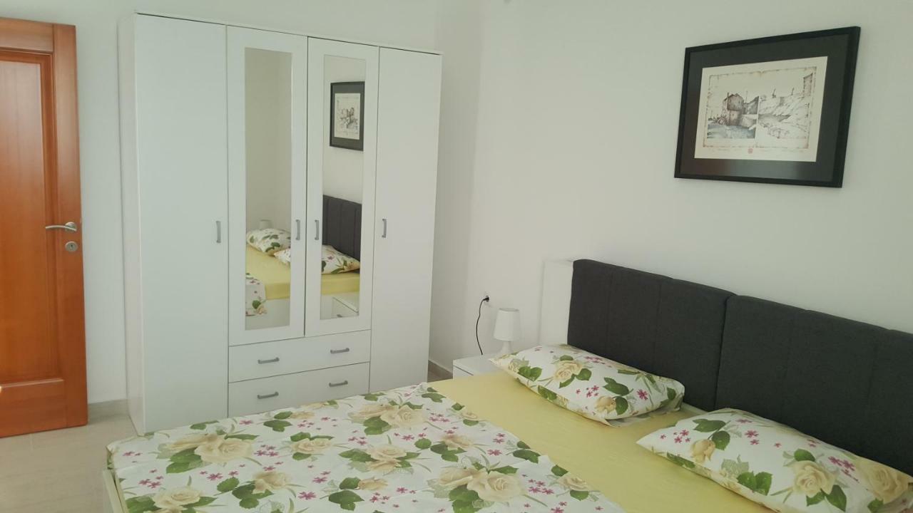 טיווט Apartments Rolovina מראה חיצוני תמונה